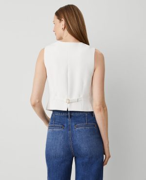 Petite Crinkle Crepe Cropped Vest
